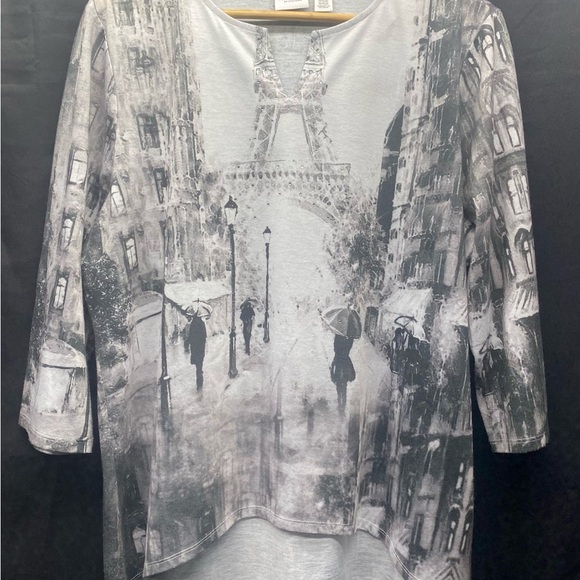 Chico's Parisian Weekends Light Gray Casual Top W 3 Small Clear Embellishments - Picture 1 of 10